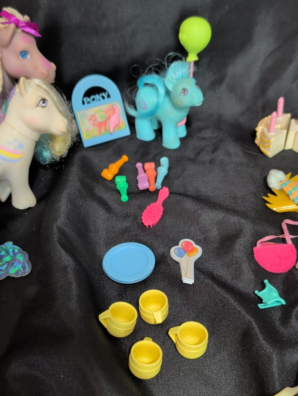 Vintage My Little Pony Lot! Birthday Party, Pony Clothes, And 6 Ponies! - Picture 3 of 11
